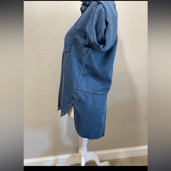 Athleta Button Down Denim Shirt Woman Sz XS - Picture 4 of 10